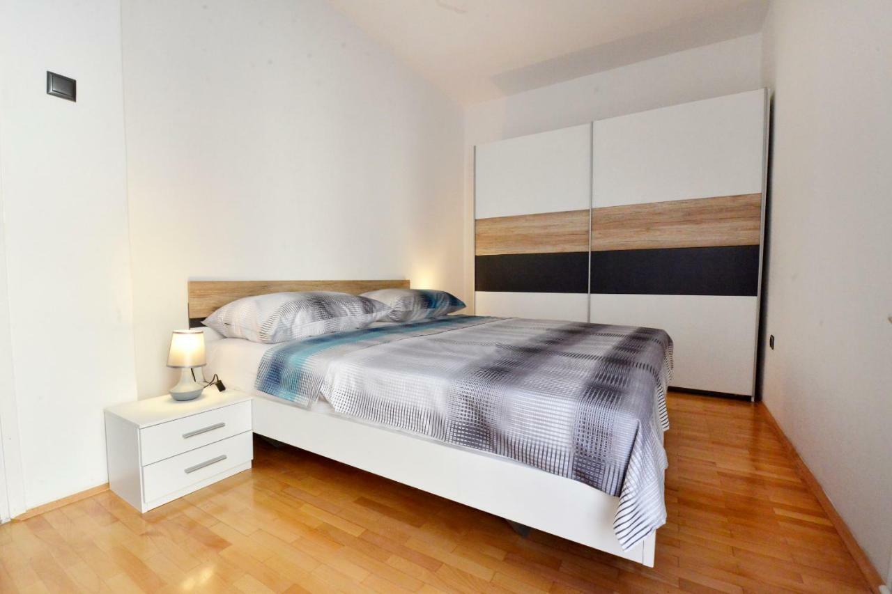 Apartman Meri Pula Luaran gambar