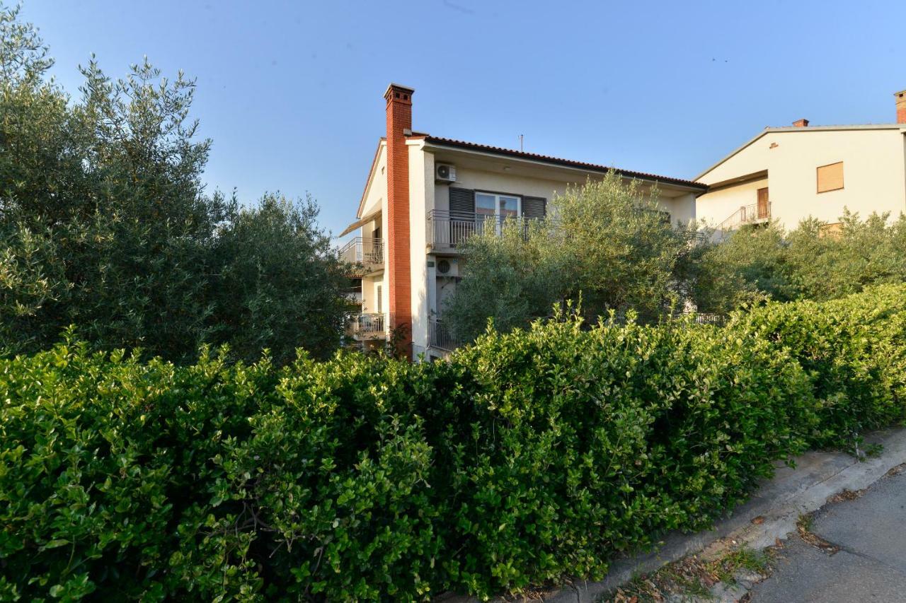 Apartman Meri Pula Luaran gambar